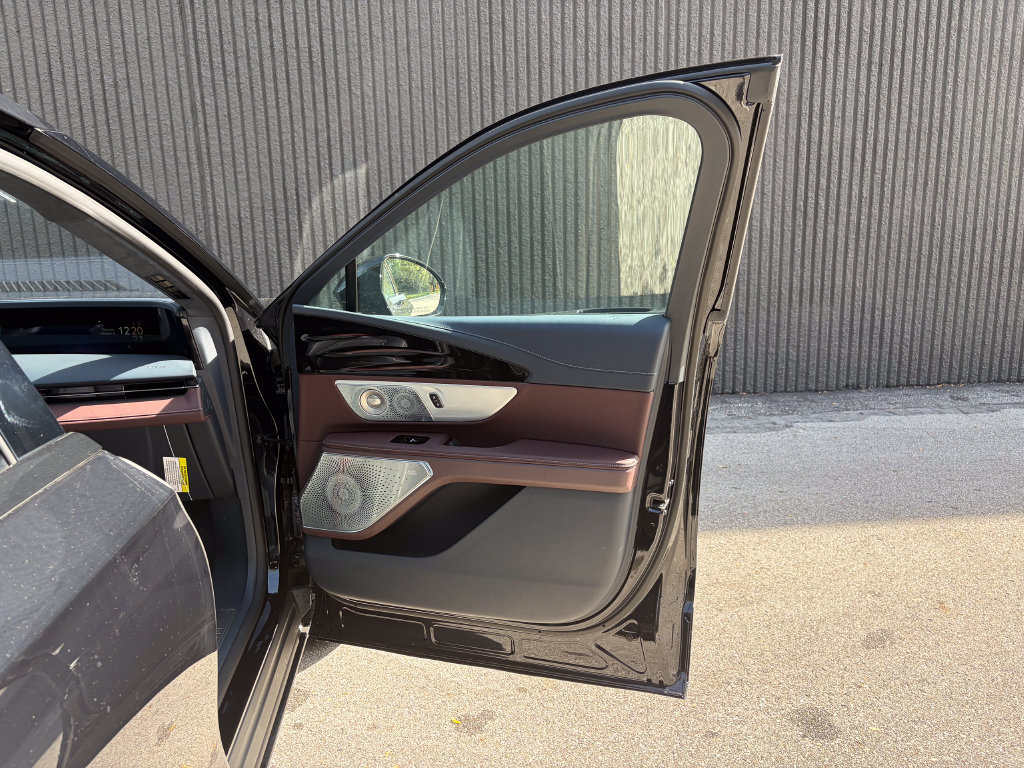 New 2026 Lincoln Nautilus Black Label AWD/4WD image 39