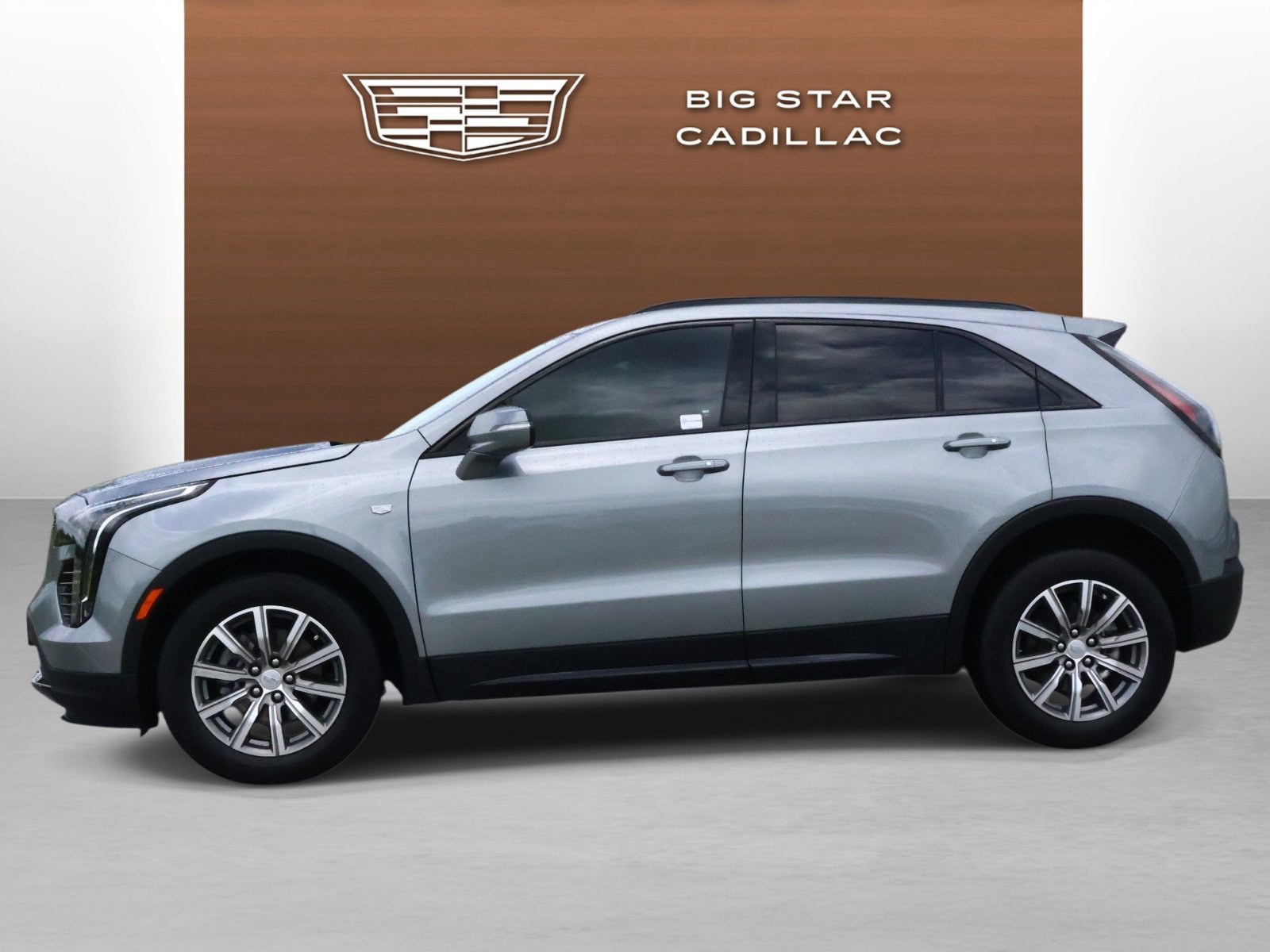 Used 2023 Cadillac XT4 Sport FWD image 2