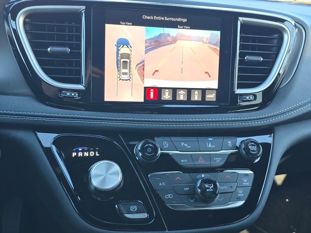 New 2026 Chrysler Pacifica Select w/ S Appearance Package FWD image 12
