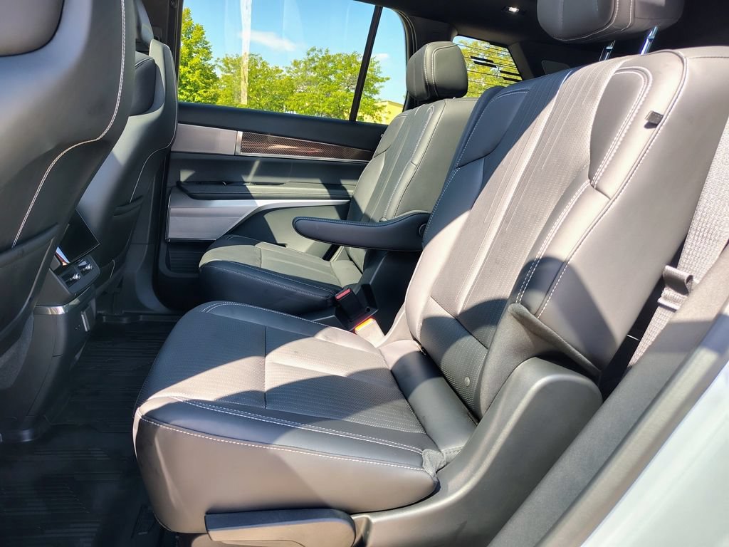 Used 2026 Cadillac Vistiq Sport w/ LPO, Floor Liner Package AWD/4WD image 36