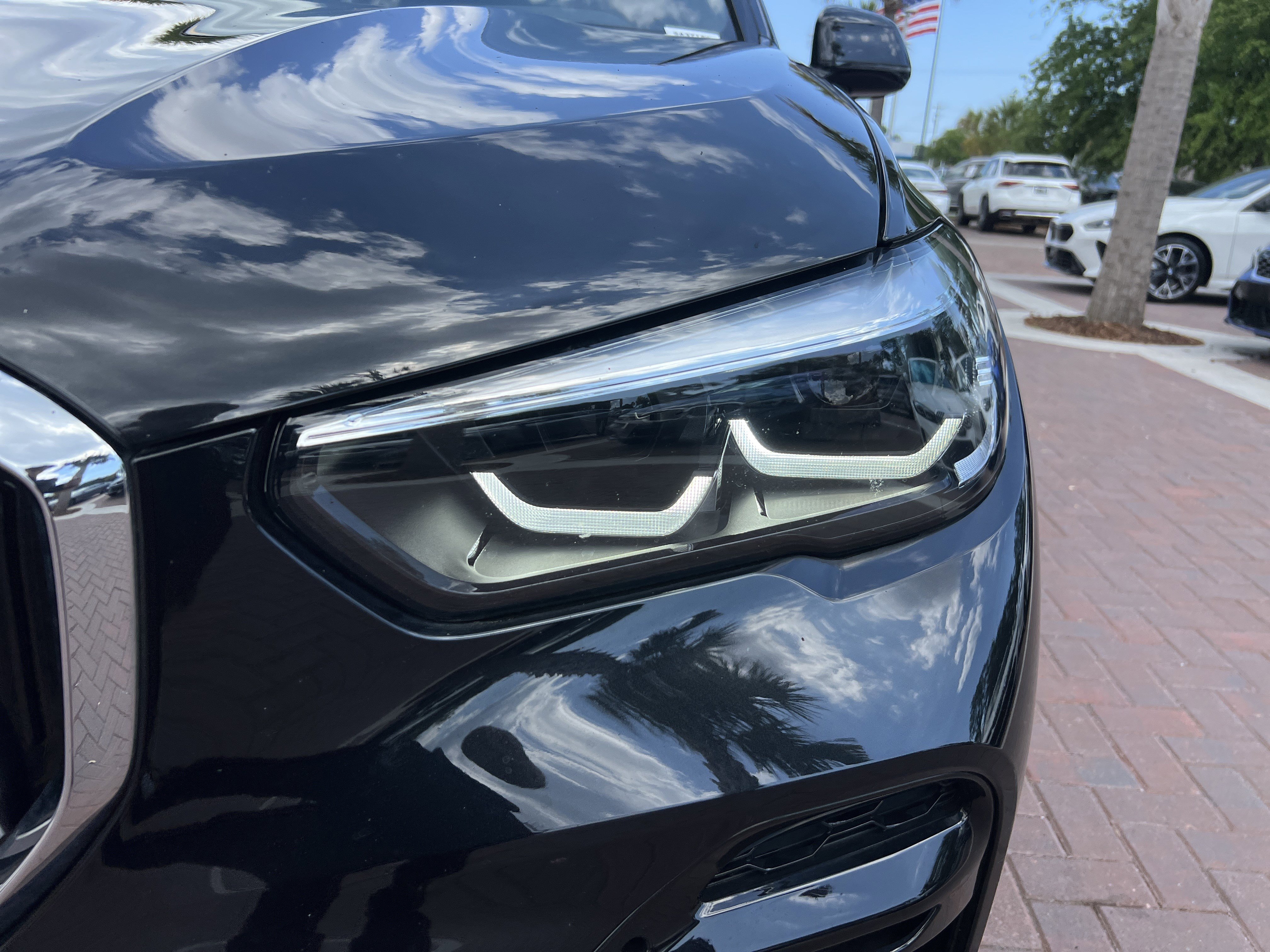 Certified 2022 BMW X5 xDrive40i w/ M Sport Package AWD/4WD image 6