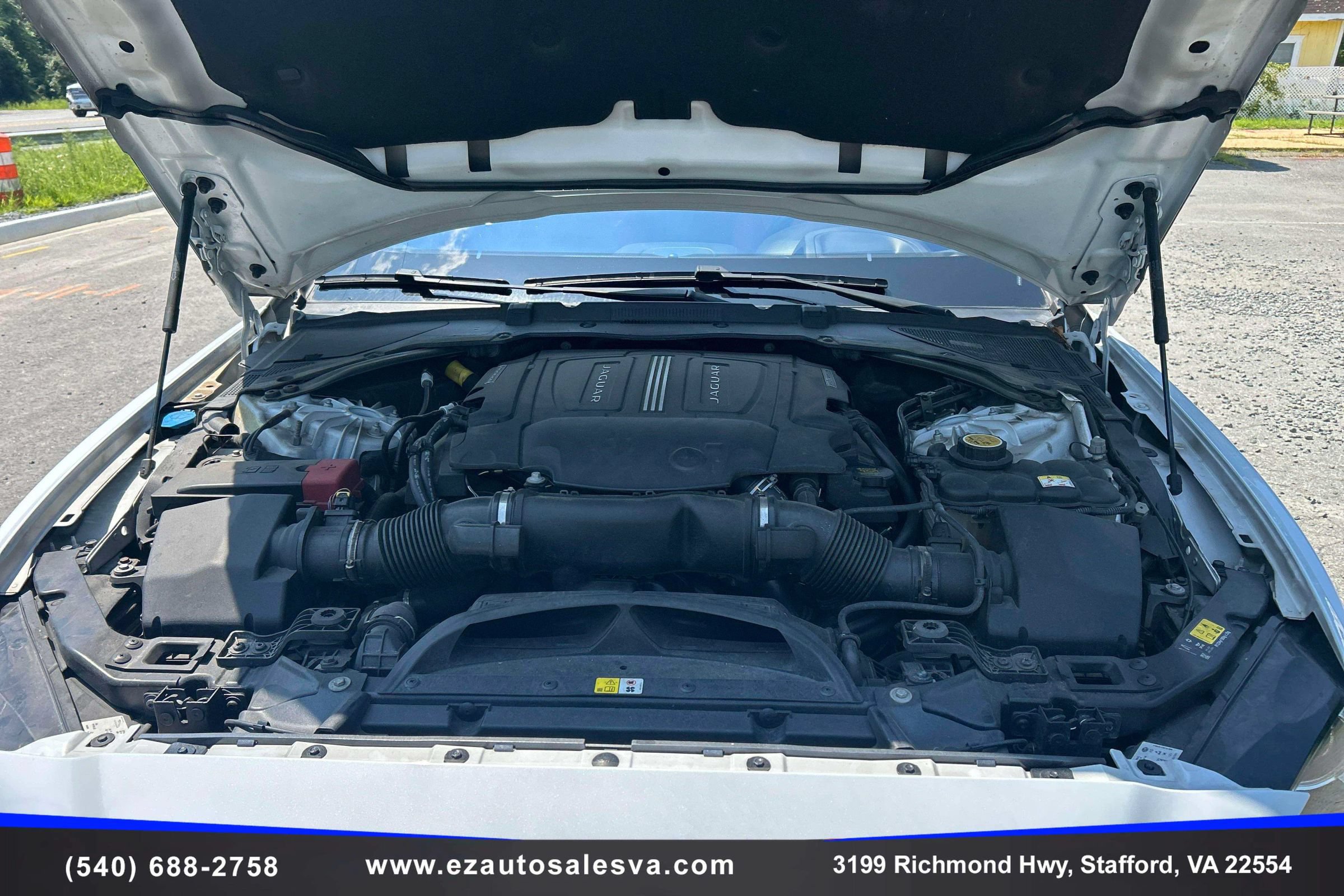 Used 2018 Jaguar XE Portfolio AWD/4WD image 12