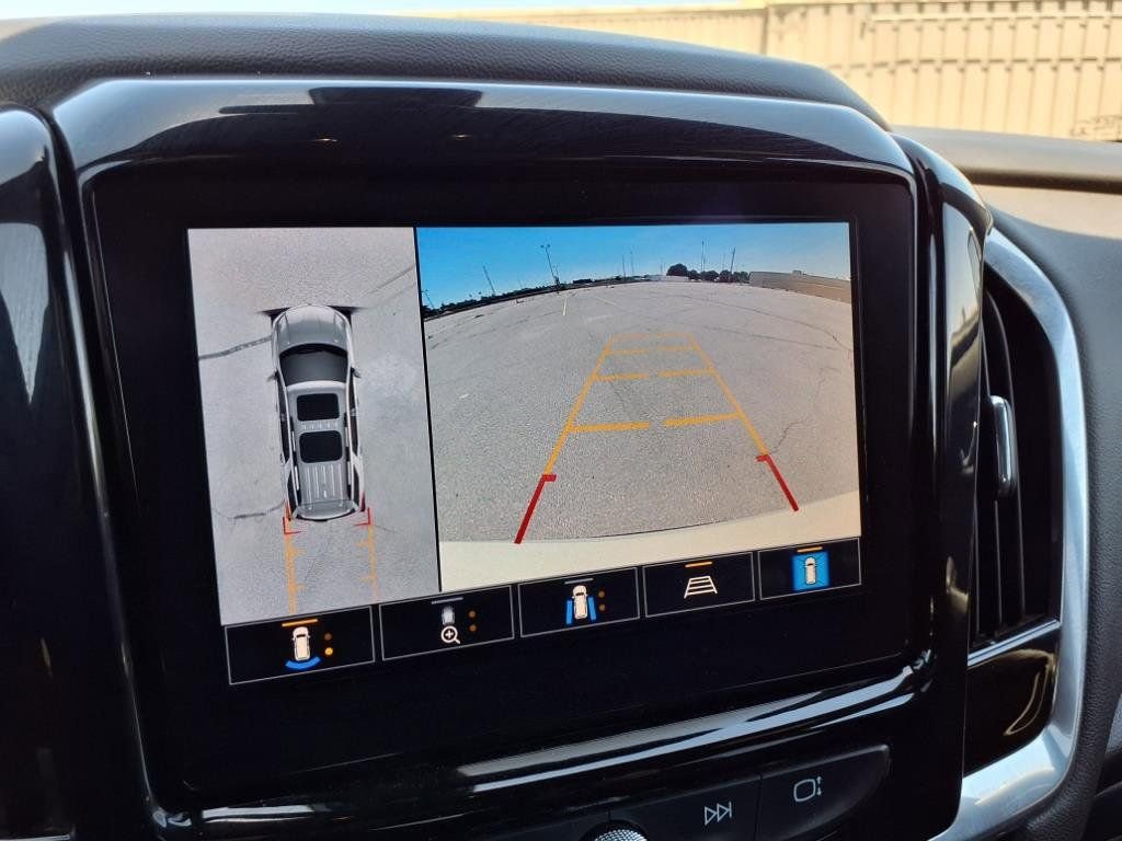 Used 2022 Chevrolet Traverse RS image 28
