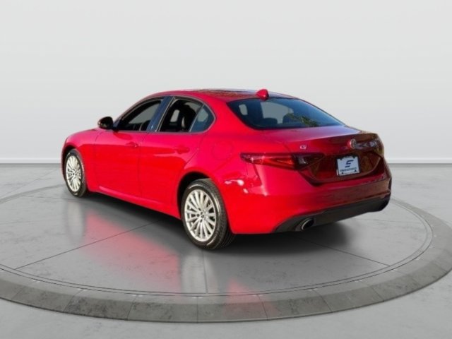 Used 2023 Alfa Romeo Giulia Sprint AWD/4WD image 6