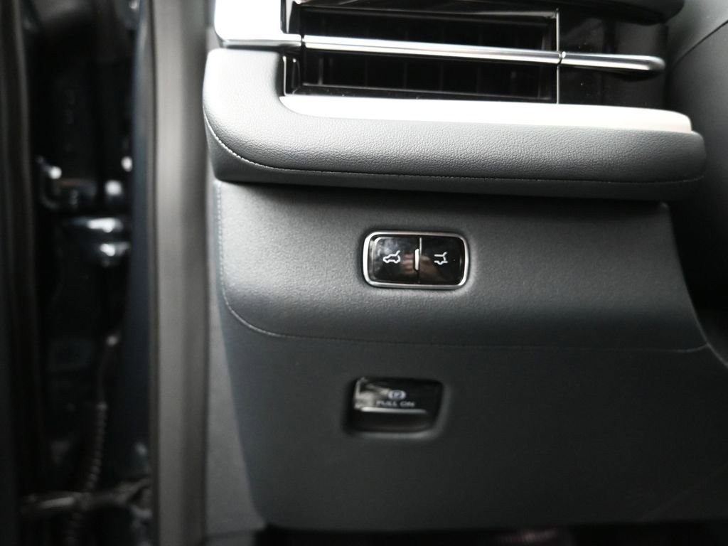 New 2026 Lincoln Navigator L Reserve w/ Jet Appearance Package image 14
