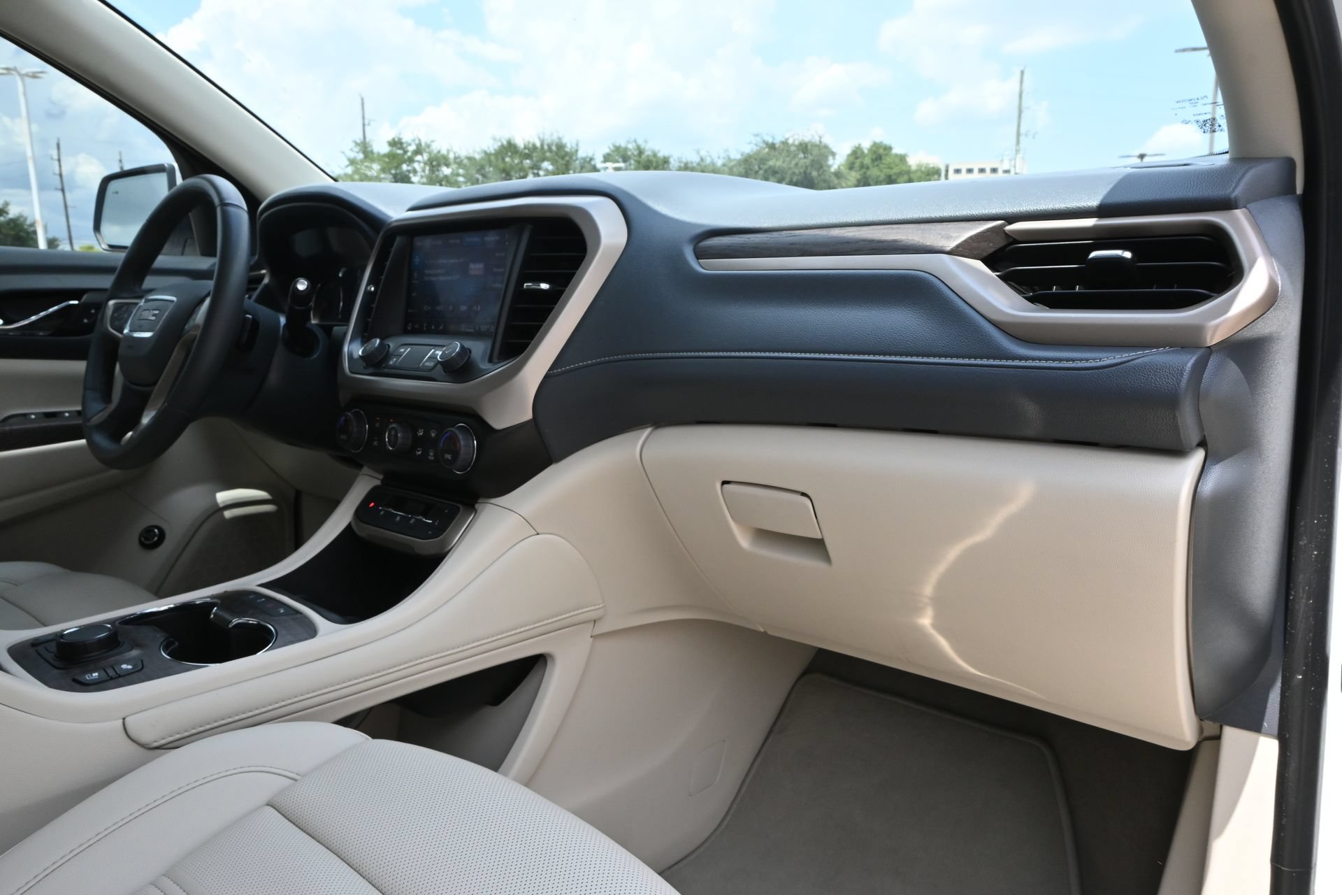 Used 2023 GMC Acadia Denali AWD/4WD image 24
