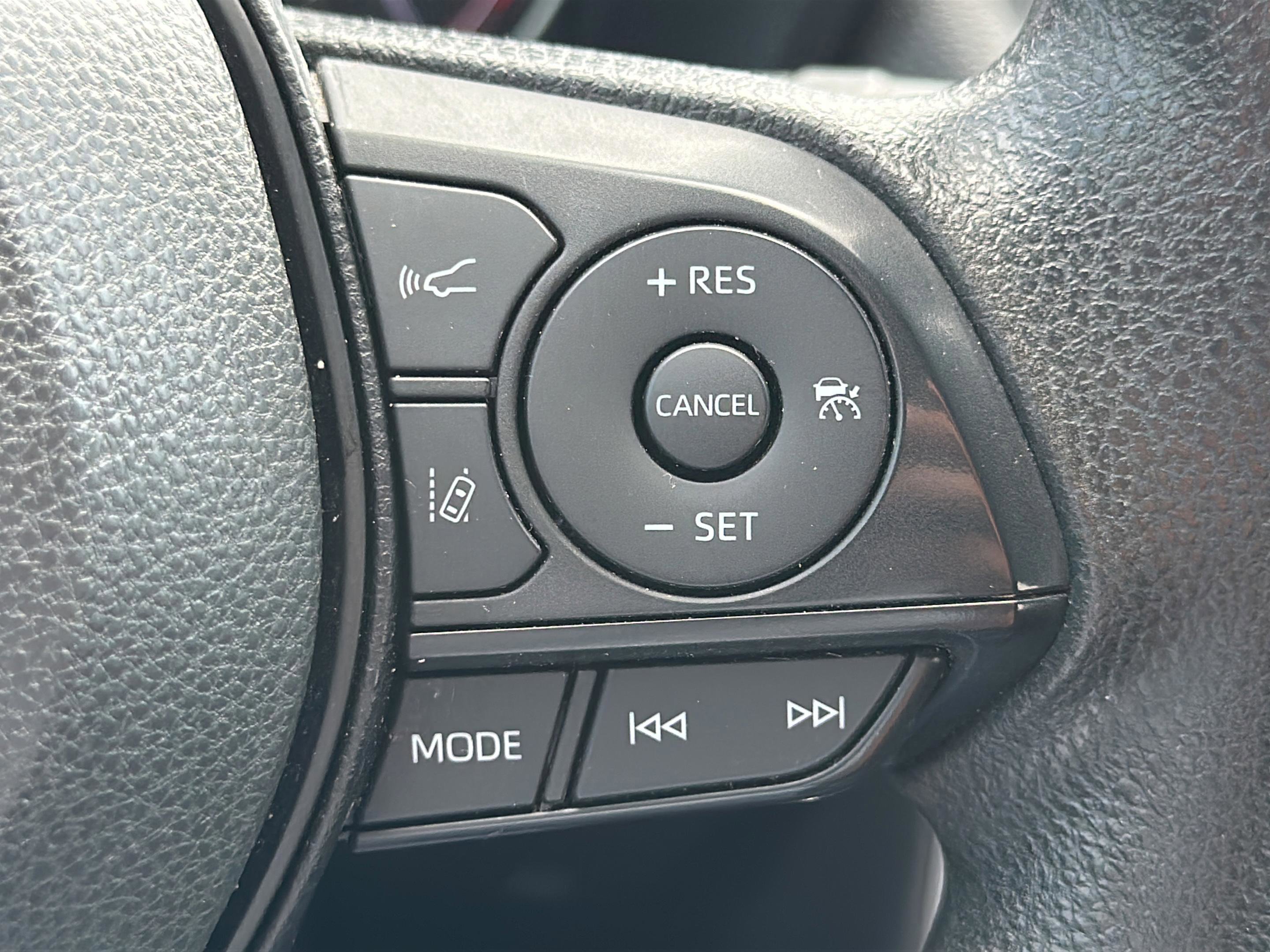 Used 2023 Toyota RAV4 XLE FWD image 18