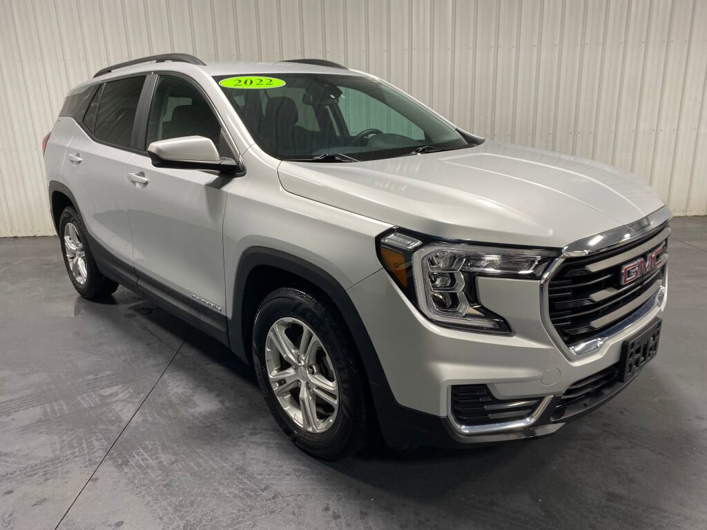 Used 2022 GMC Terrain SLE w/ Driver Convenience Package image 2