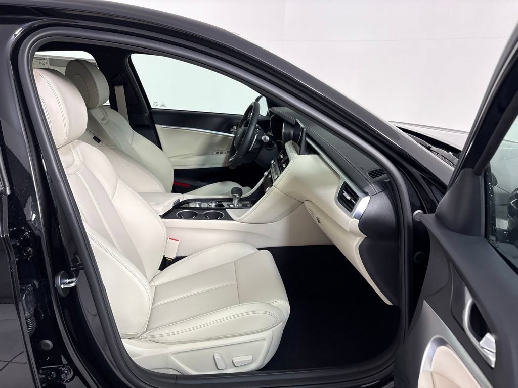 New 2026 Genesis G70 2.5T RWD image 12