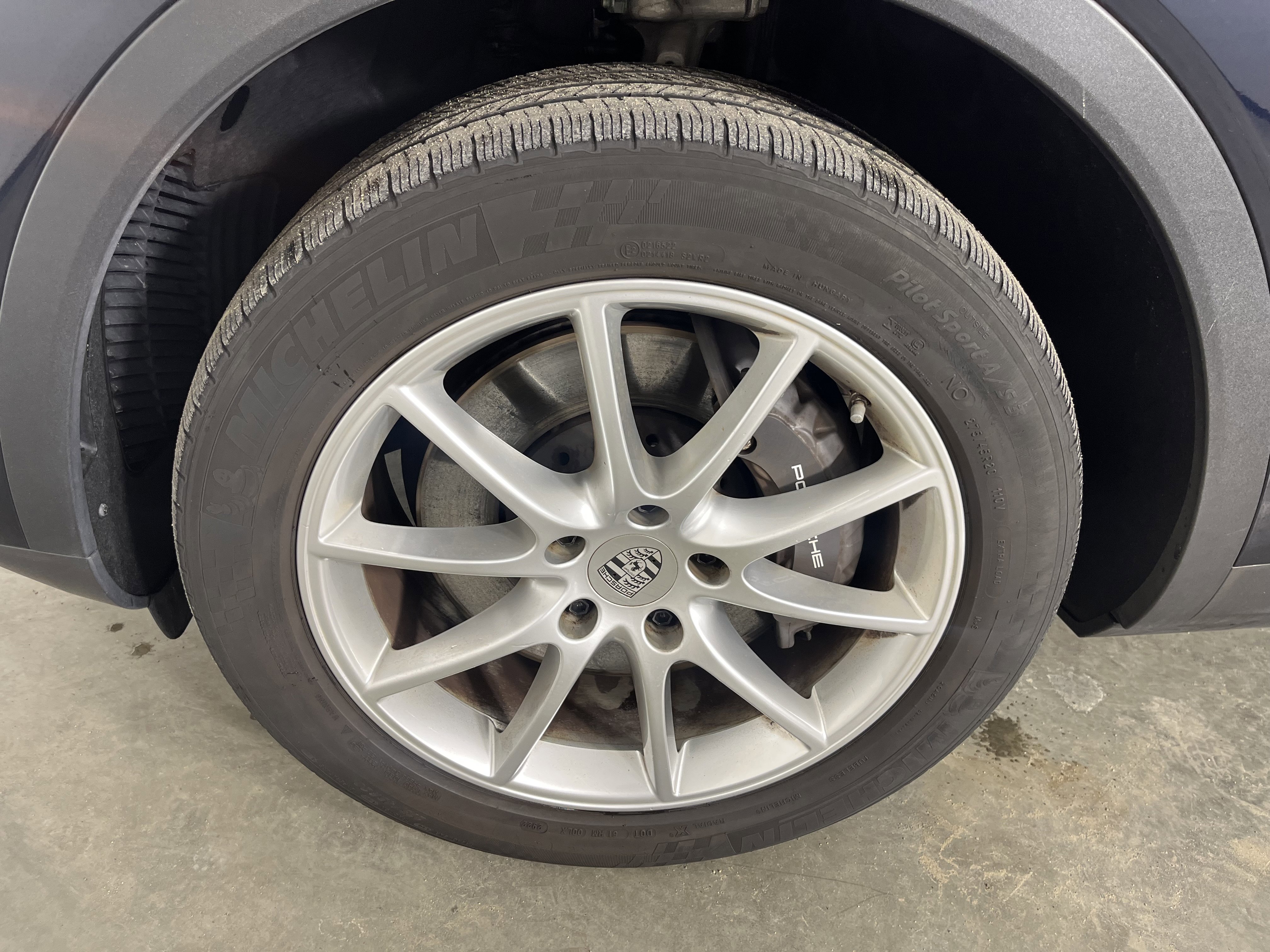 Used 2023 Porsche Cayenne image 25