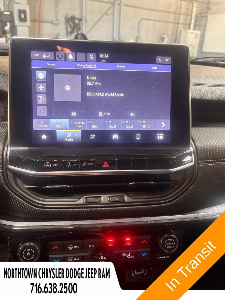 Used 2023 Jeep Compass Latitude w/ Convenience Group AWD/4WD image 9