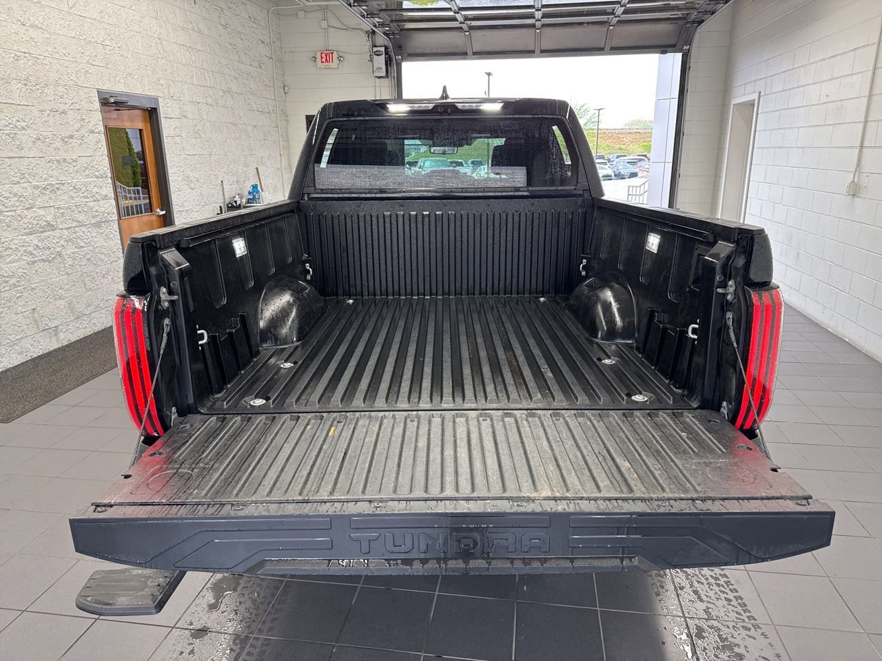 Used 2024 Toyota Tundra Platinum AWD/4WD image 10