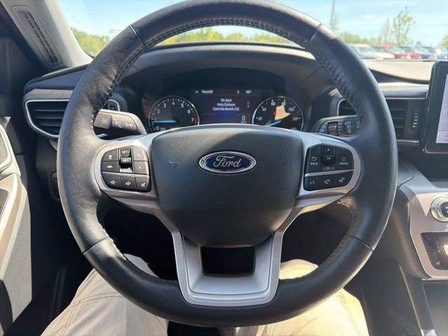 Used 2023 Ford Explorer XLT w/ Equipment Group 202A AWD/4WD image 46