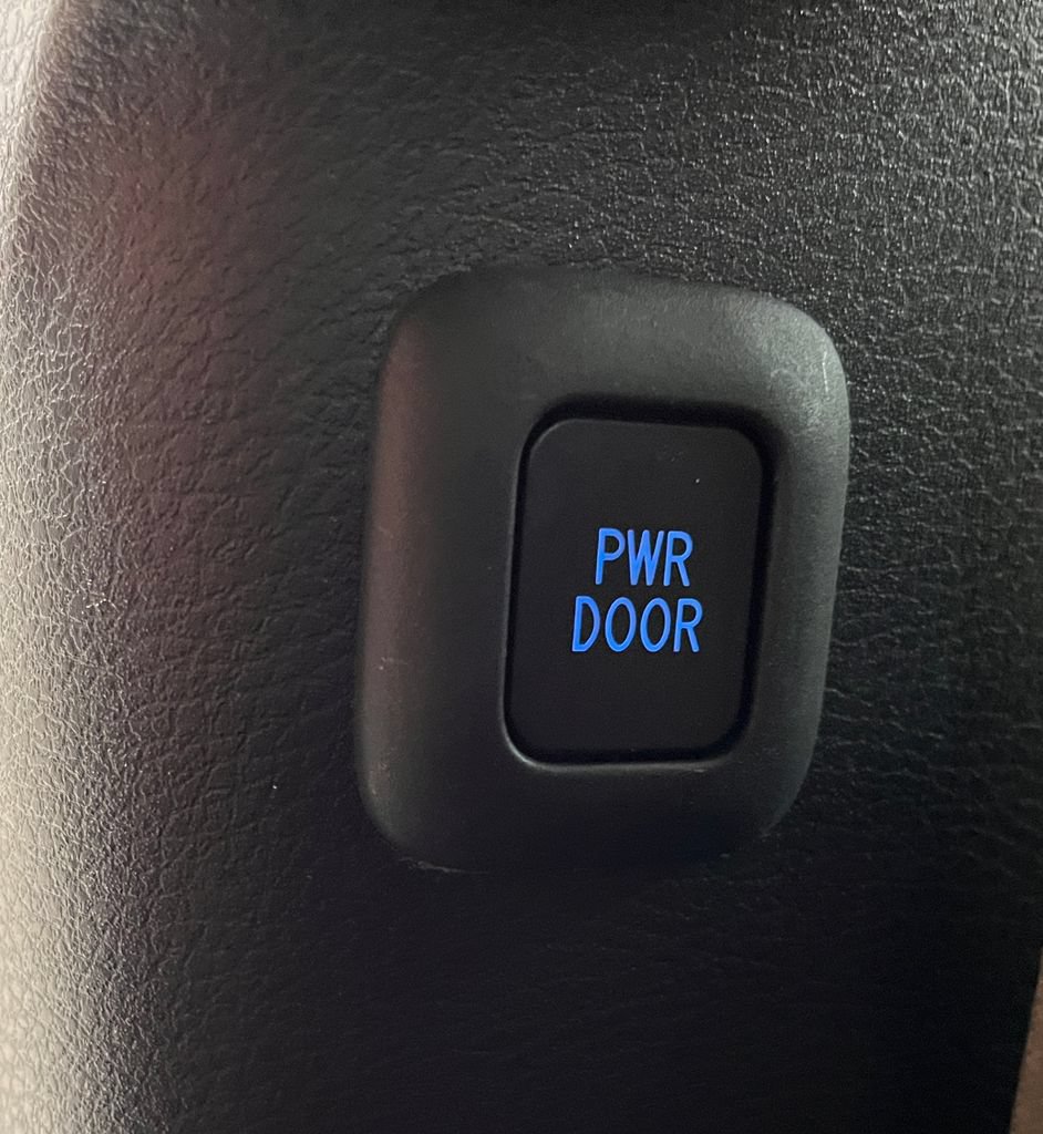 Used 2021 Toyota Sienna Limited AWD/4WD image 6