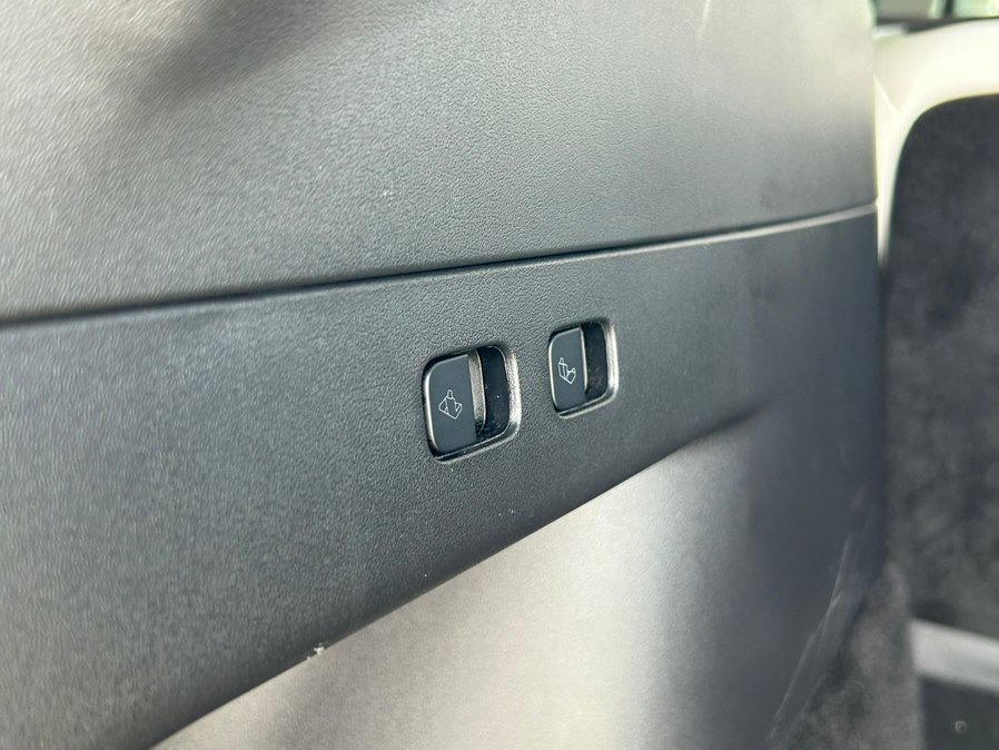 Used 2022 Tesla Model Y Performance image 54