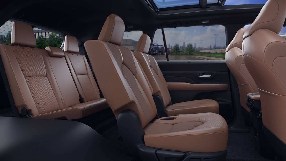 New 2026 Toyota Grand Highlander AWD Hybrid image 21