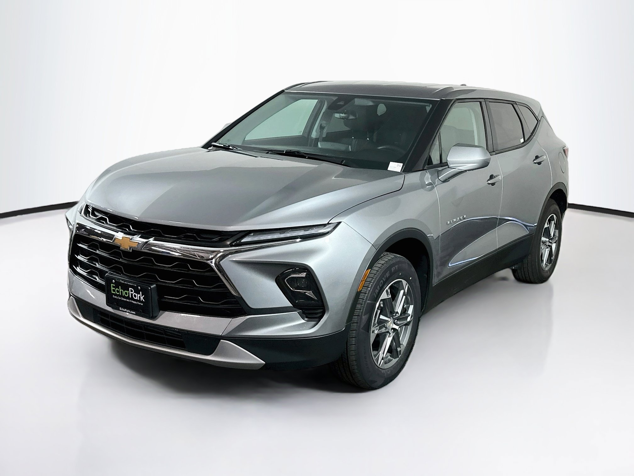 Used 2026 Chevrolet Blazer LT FWD image 3