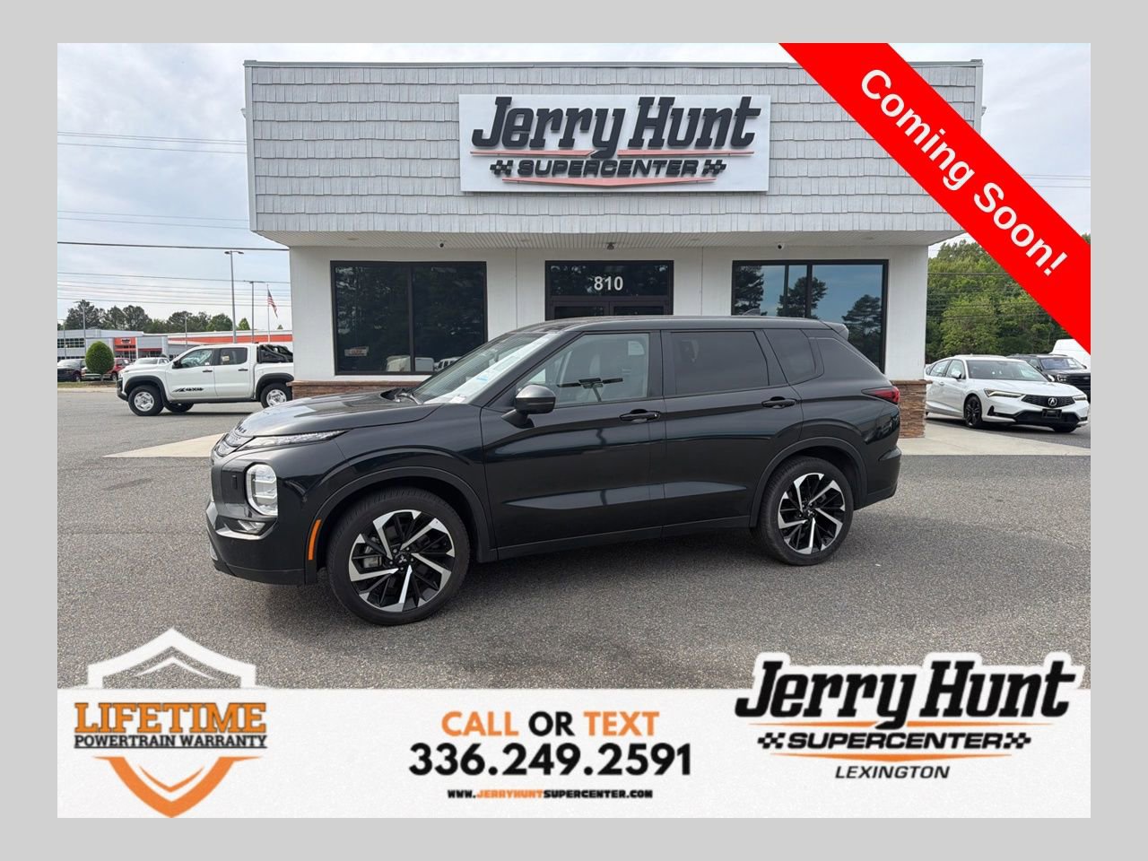 Used 2024 Mitsubishi Outlander SE AWD/4WD image 1