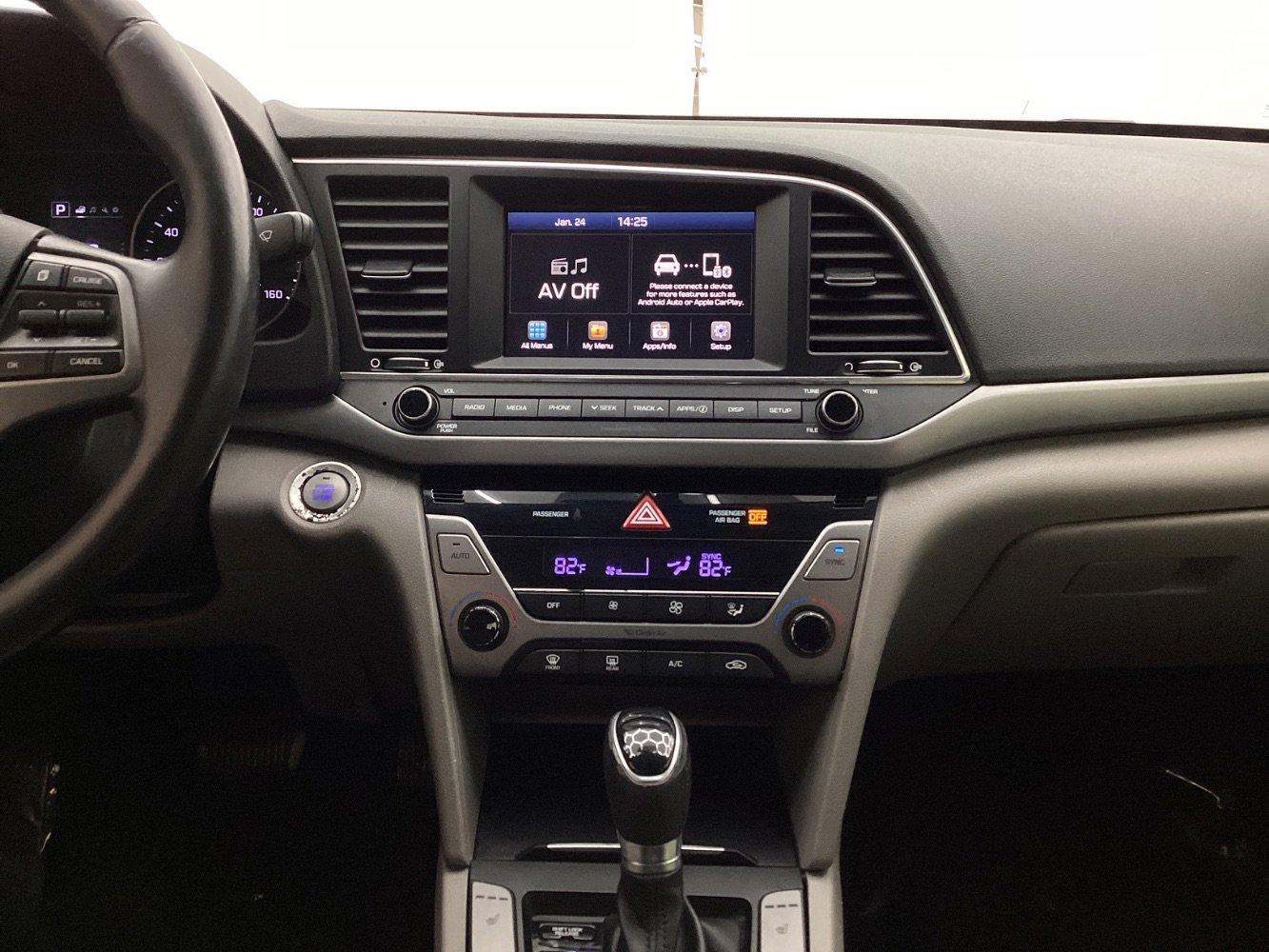 Used 2017 Hyundai Elantra Limited image 29