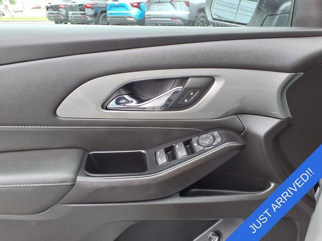 Used 2023 Chevrolet Traverse LT FWD image 16
