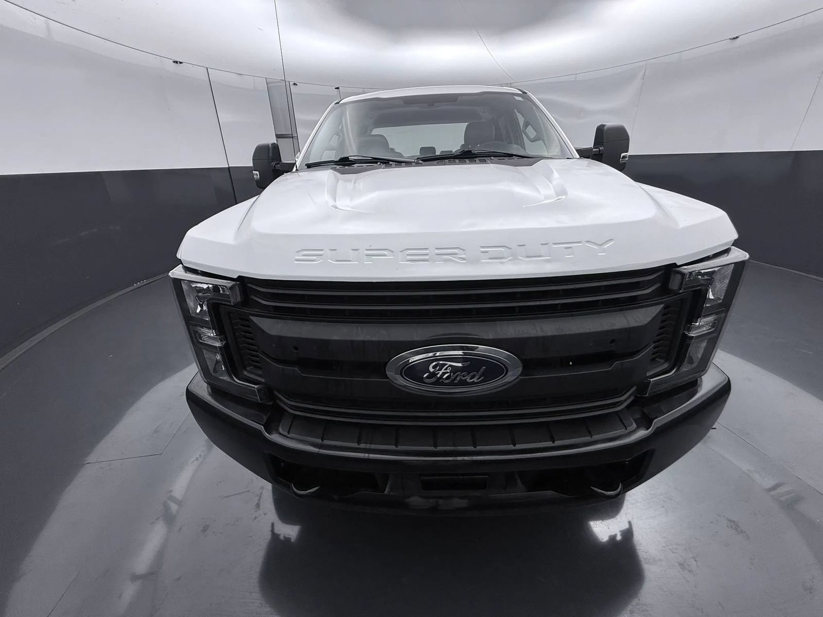 Used 2017 Ford F250 XL w/ Power Equipment Group RWD image 2