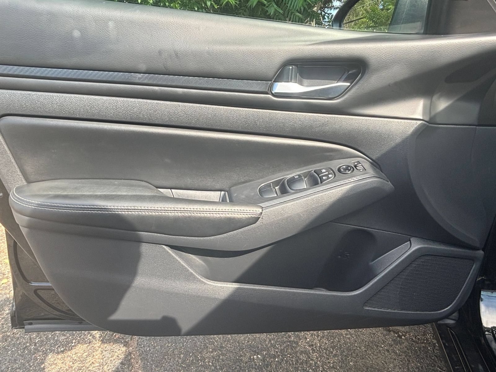 Used 2025 Nissan Altima 2.5 SV FWD image 18