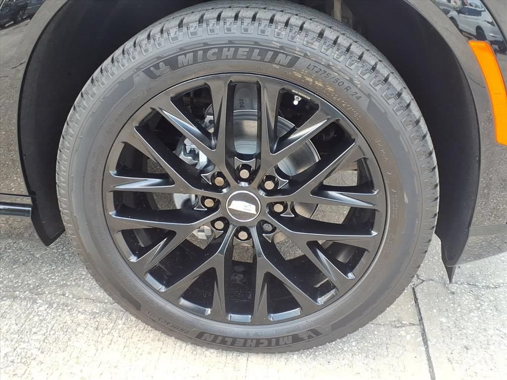 New 2026 Cadillac Escalade IQL Sport 2 w/ LPO, ONYX Package AWD/4WD image 7