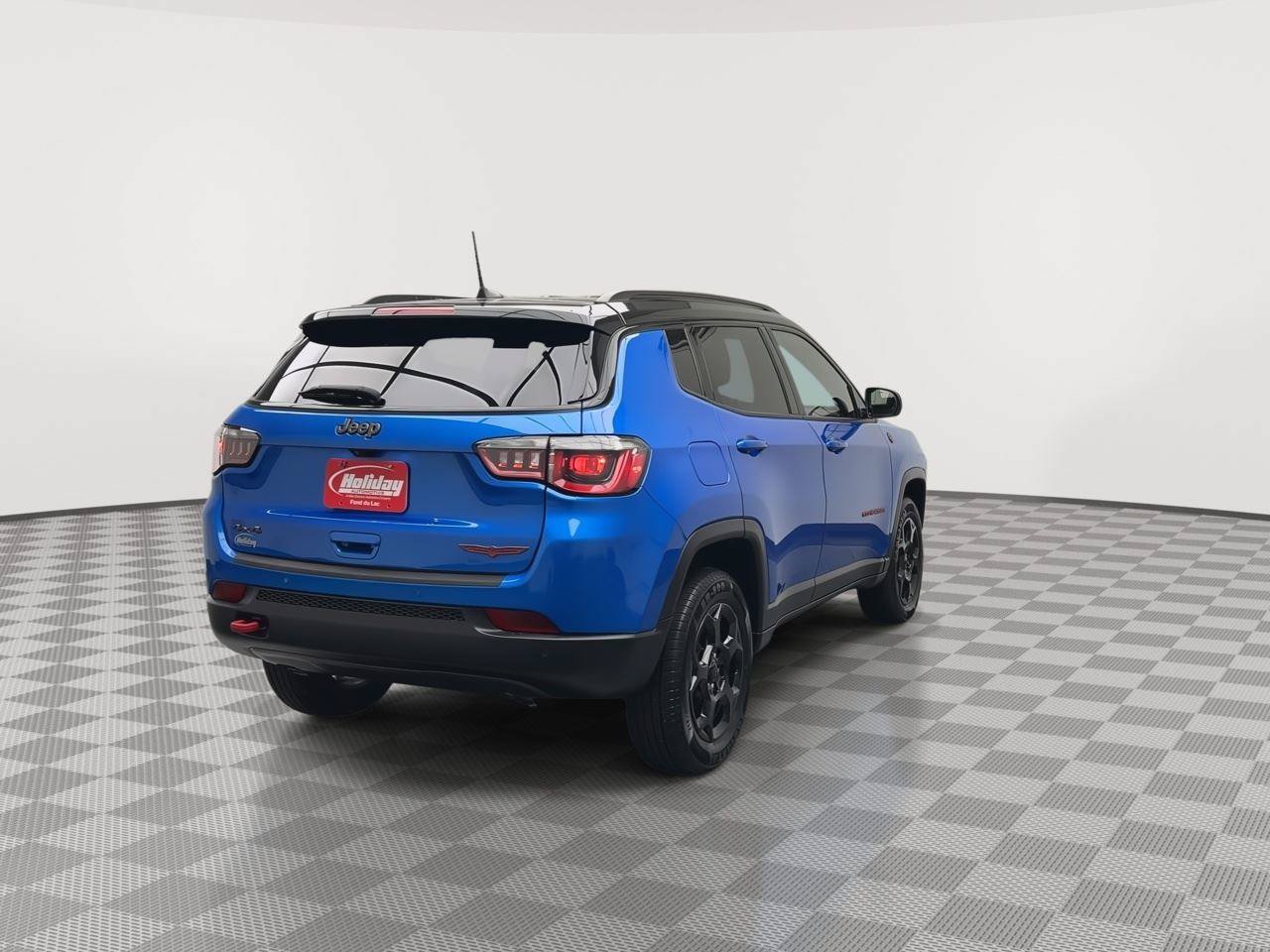 Used 2023 Jeep Compass Trailhawk AWD/4WD image 34