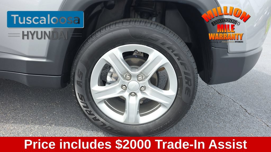 Used 2024 Jeep Compass Latitude AWD/4WD image 11