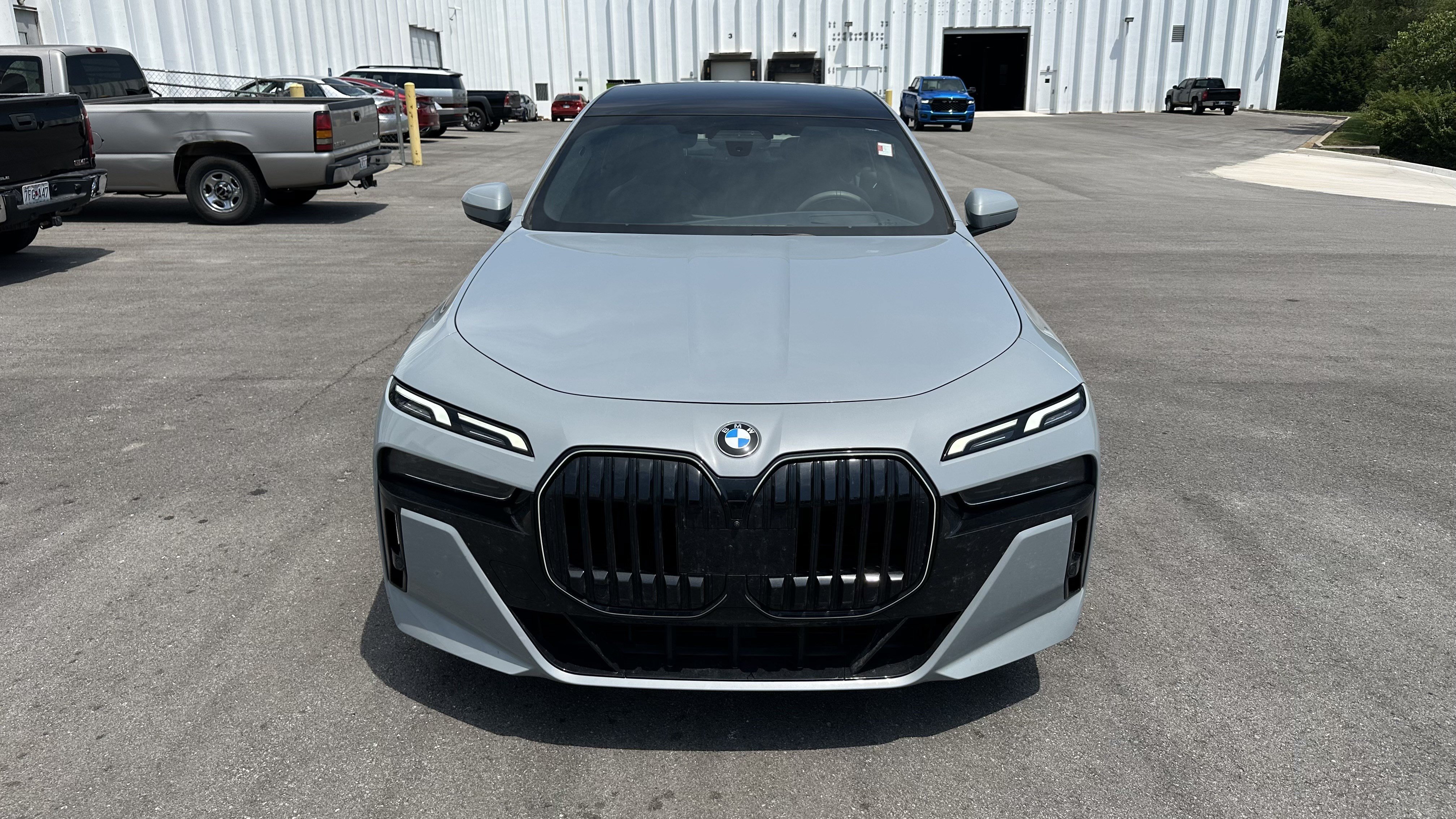Certified 2024 BMW 760i xDrive AWD/4WD image 3