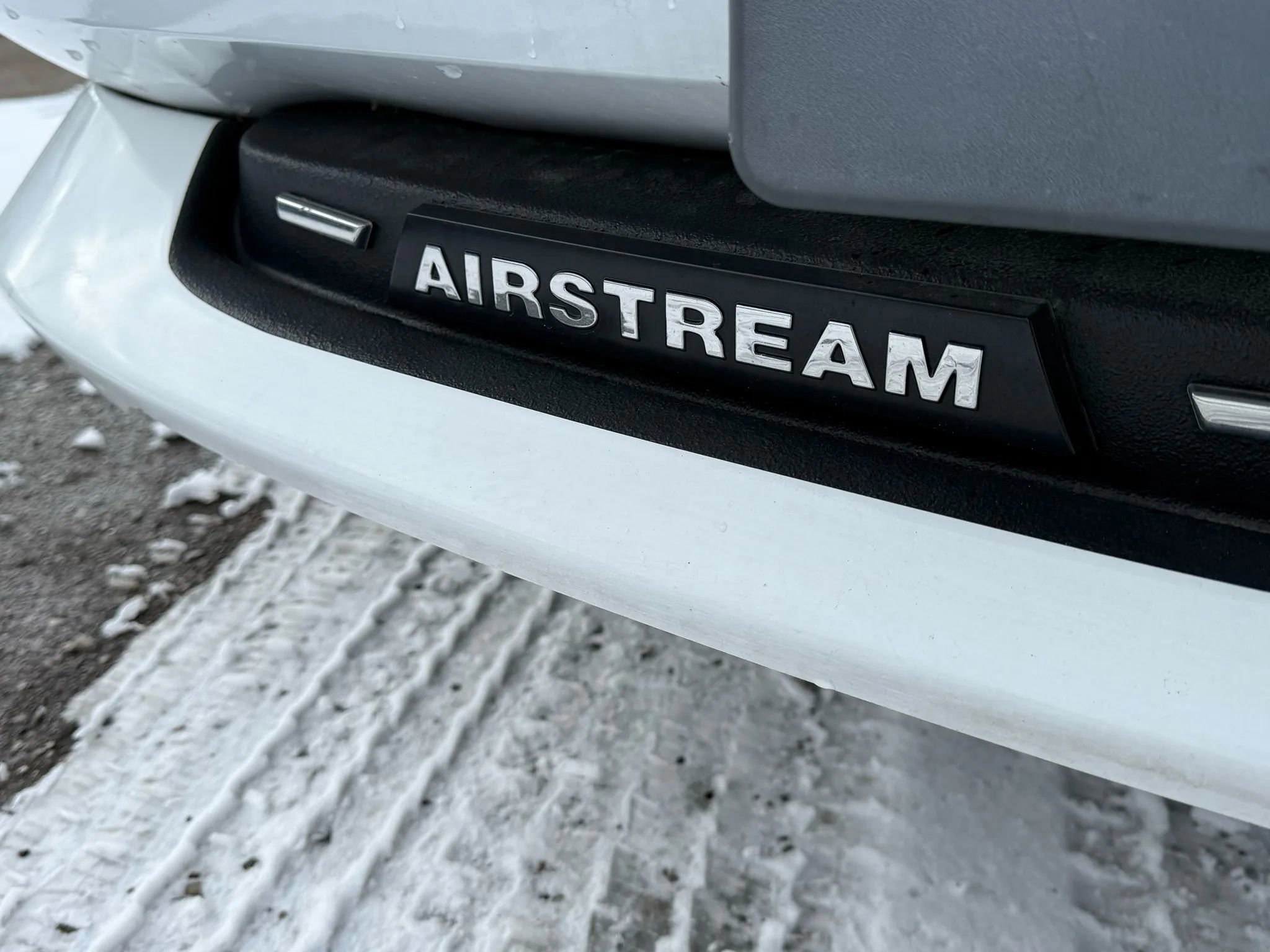 Used 2022 Mercedes-Benz Sprinter 3500 w/ Parking Package image 23