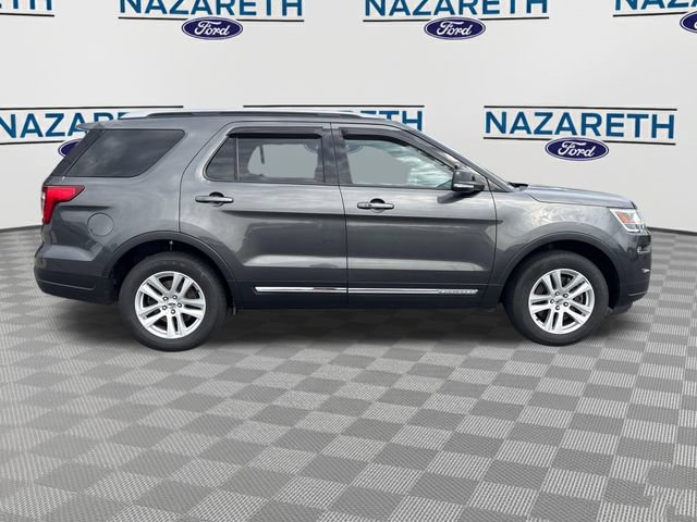 Used 2018 Ford Explorer XLT w/ Equipment Group 202A AWD/4WD image 8