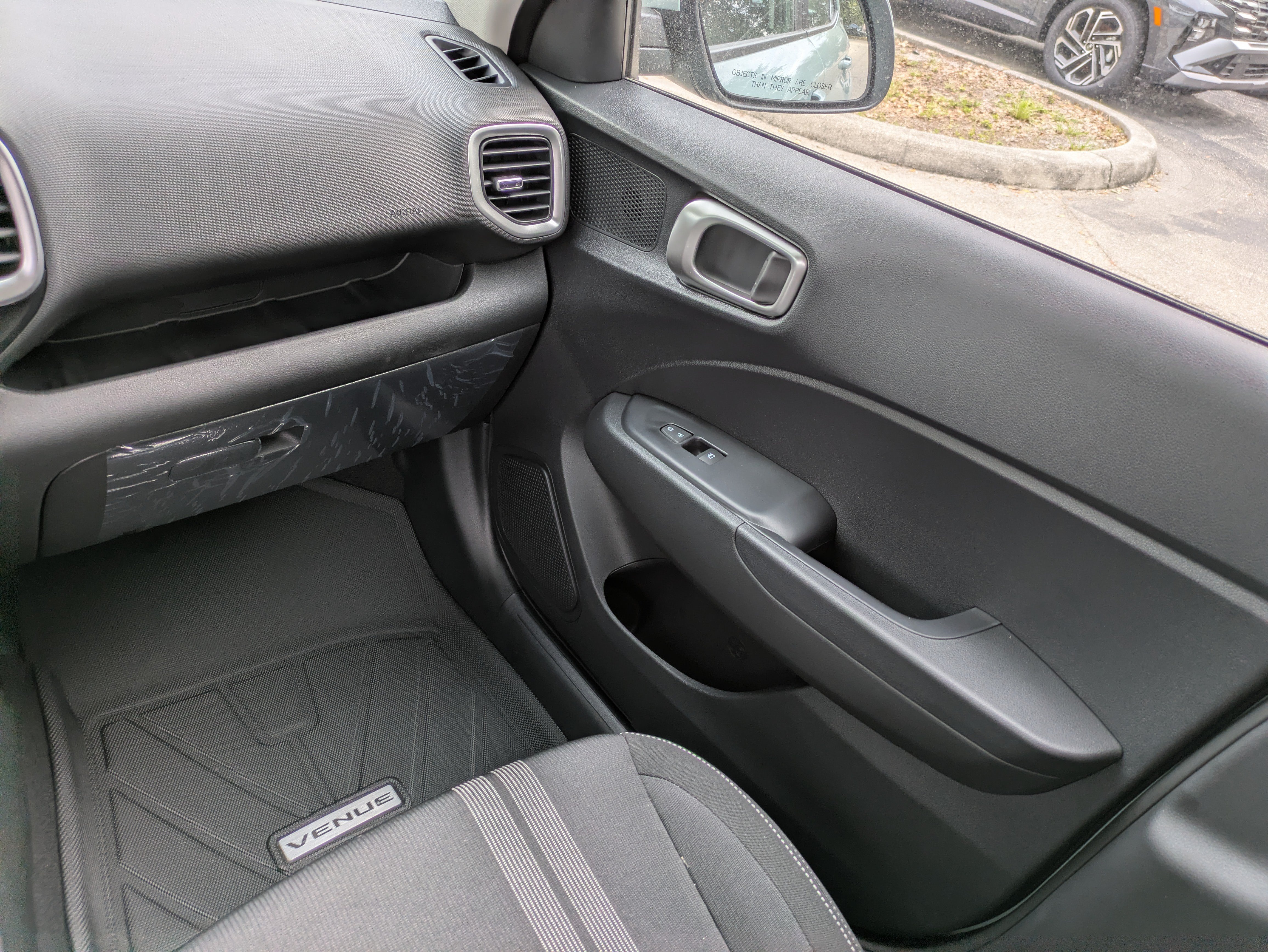 New 2026 Hyundai Venue SEL FWD image 14