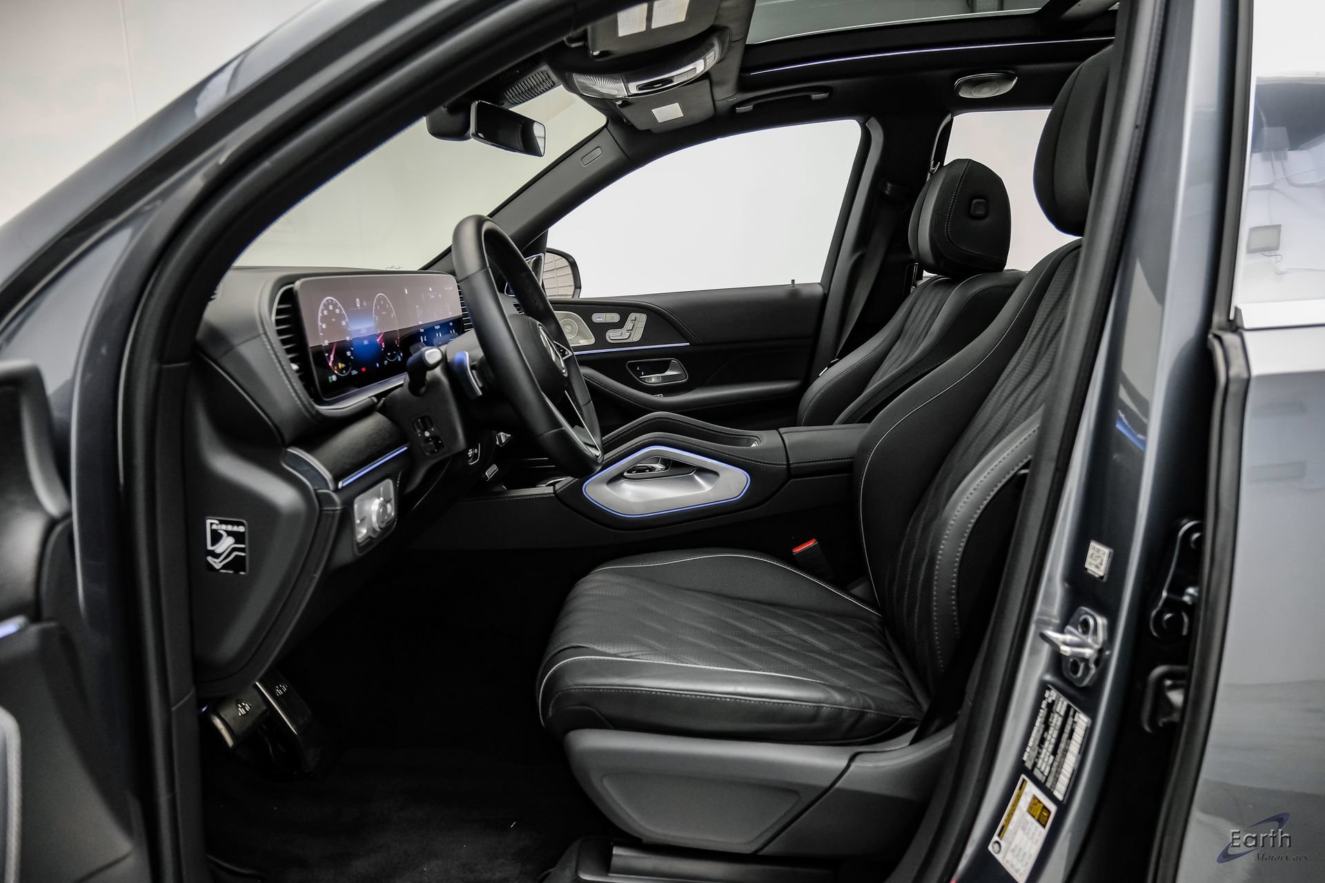 Used 2024 Mercedes-Benz Maybach GLS 600 4MATIC image 45