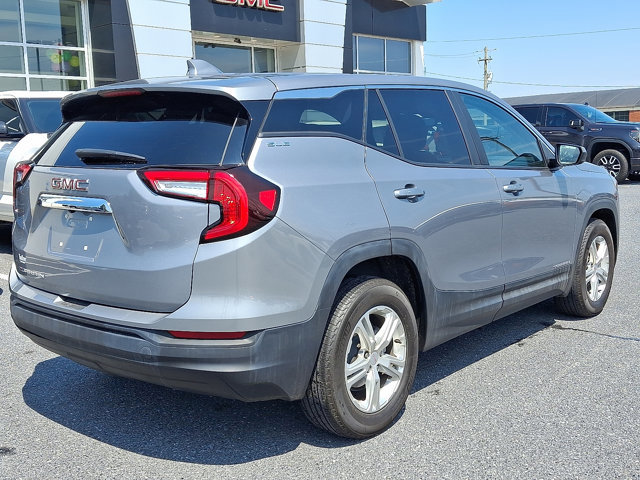 Used 2024 GMC Terrain SLE image 6