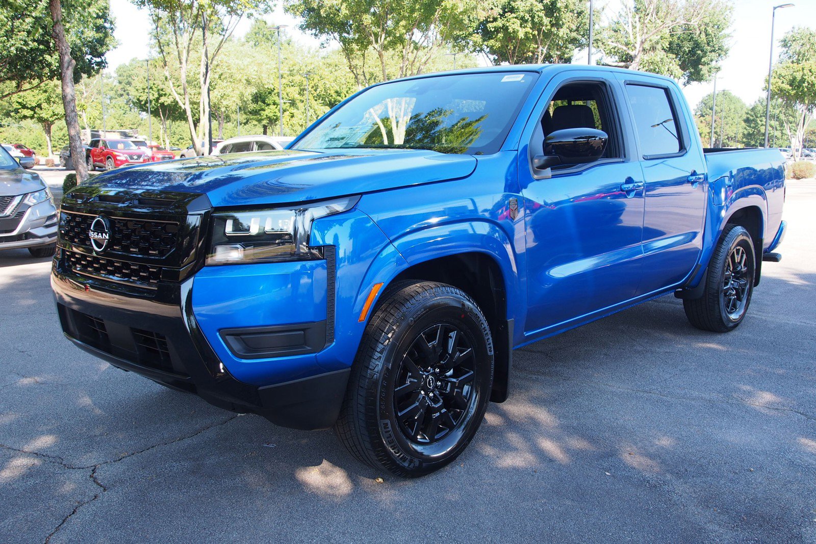 Used 2026 Nissan Frontier SV image 3