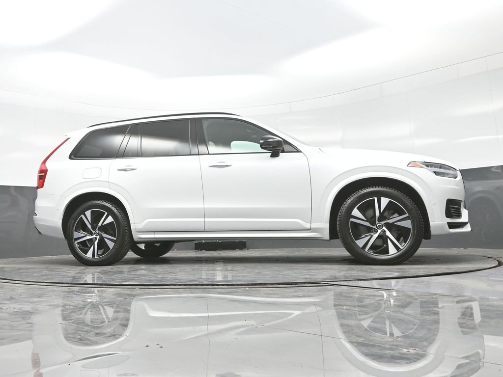 Used 2022 Volvo XC90 T8 R-Design image 23