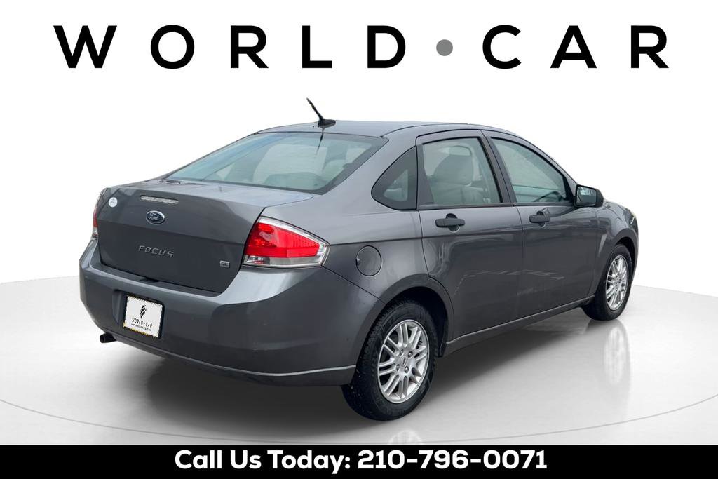 Used 2010 Ford Focus SE image 7