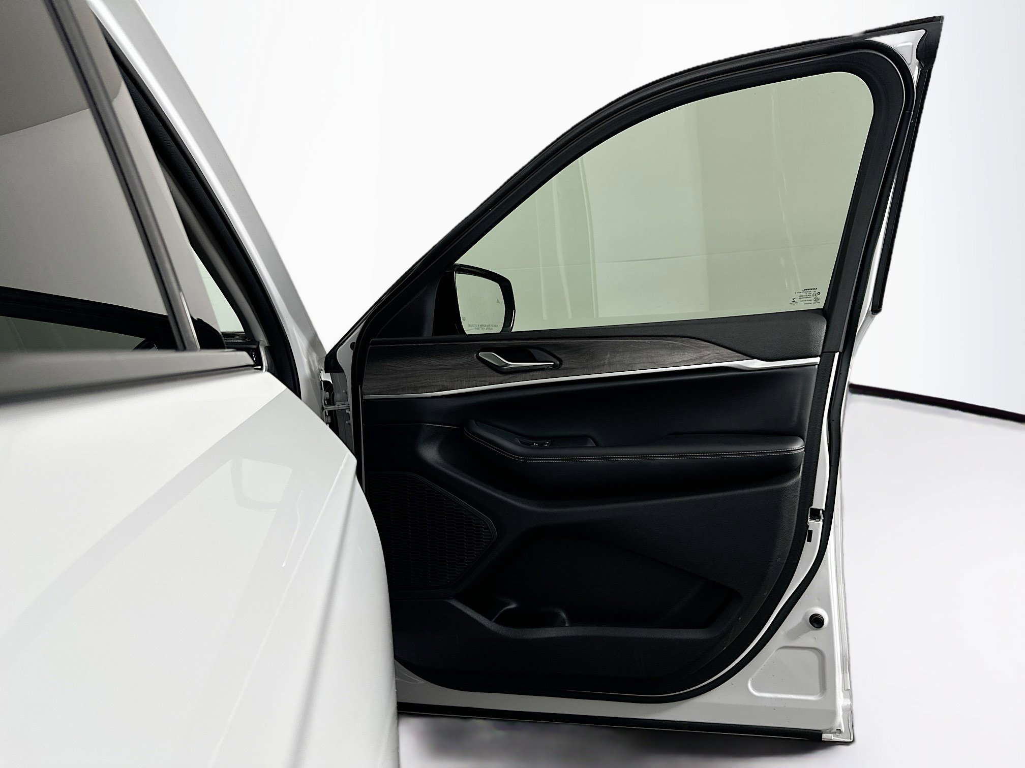 Used 2023 Jeep Grand Cherokee Limited w/ Trailer Tow Prep Group (B) image 33