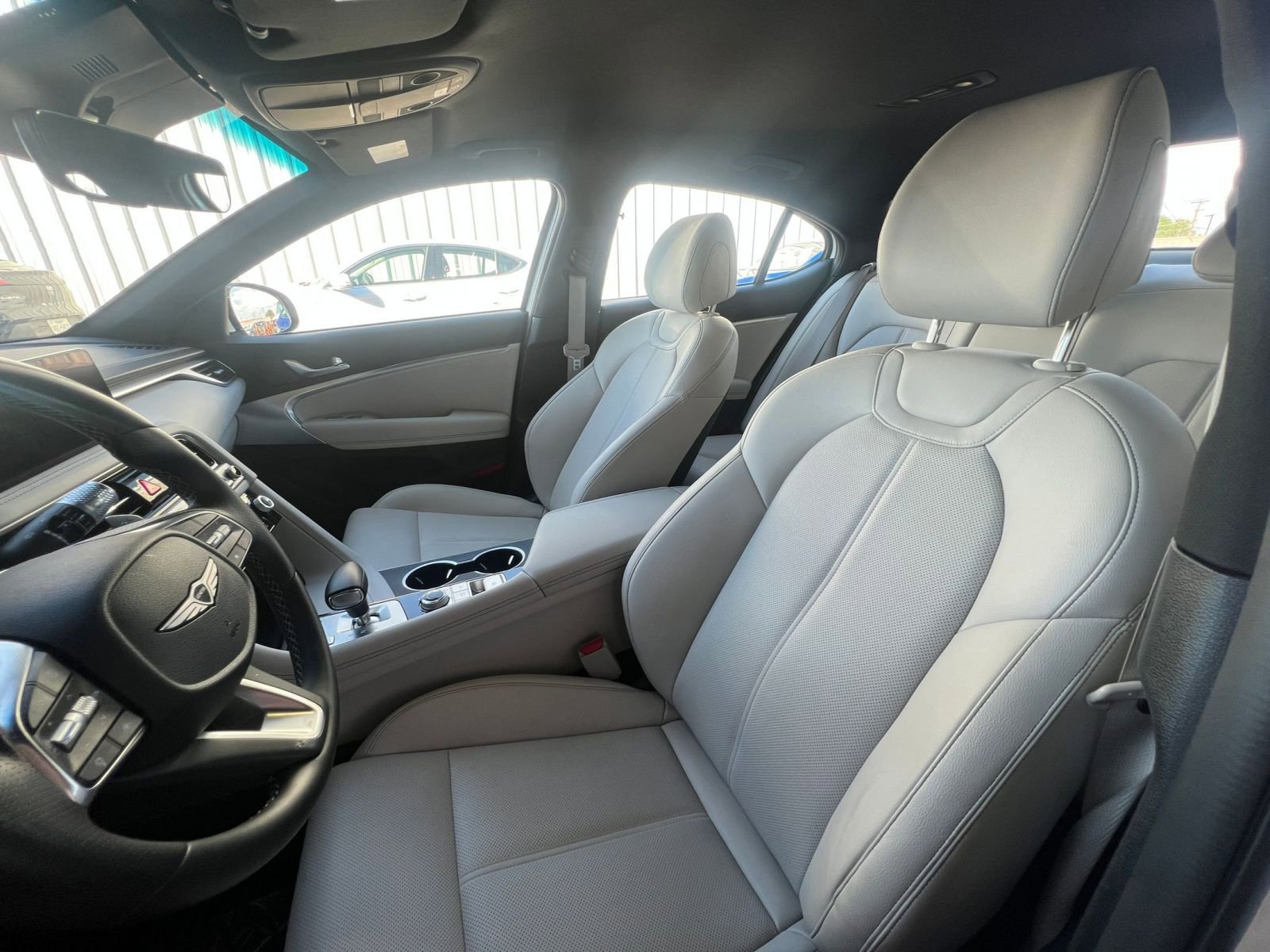 Used 2025 Genesis G70 2.5T image 36