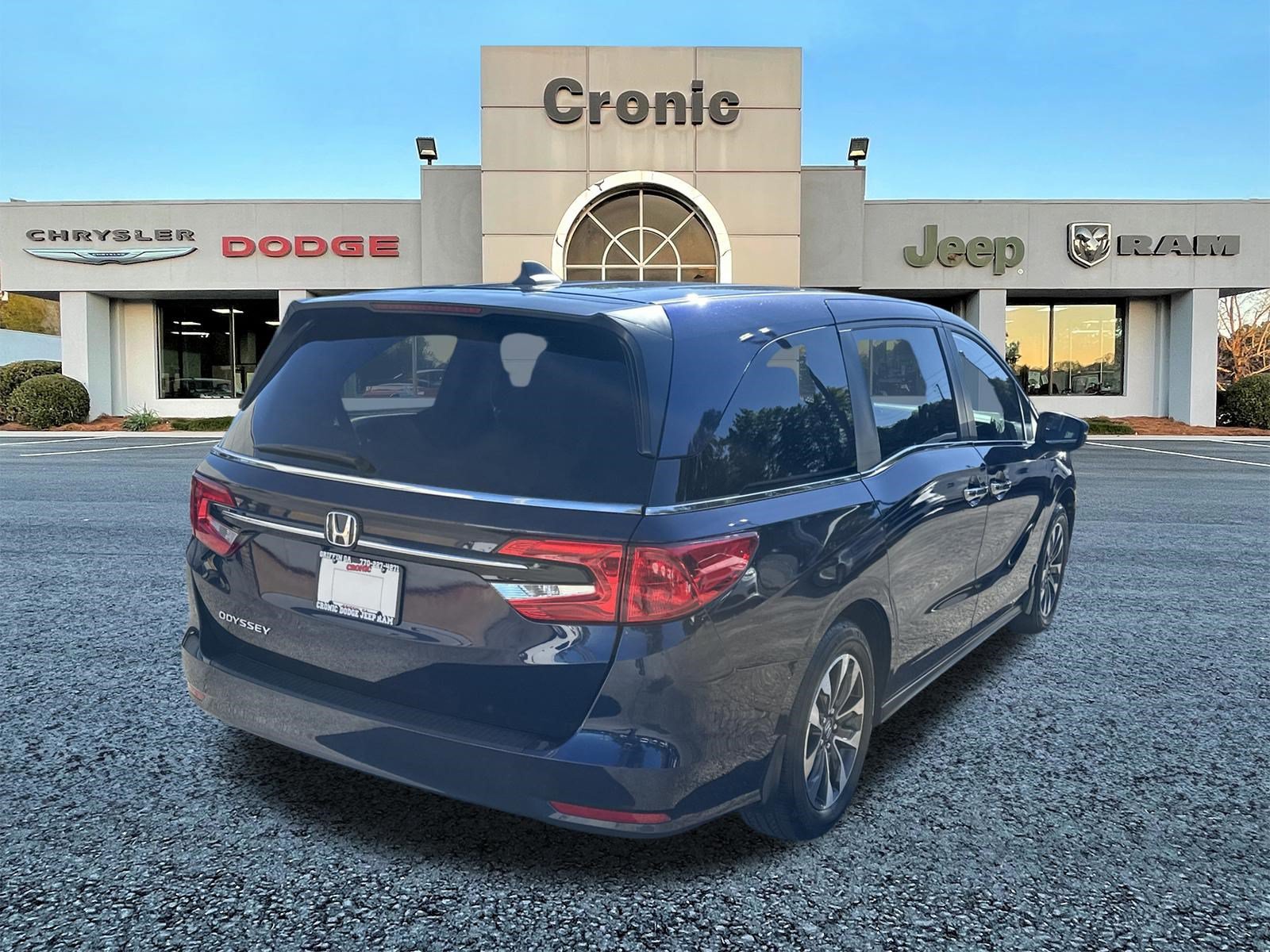 Used 2024 Honda Odyssey EX-L image 3