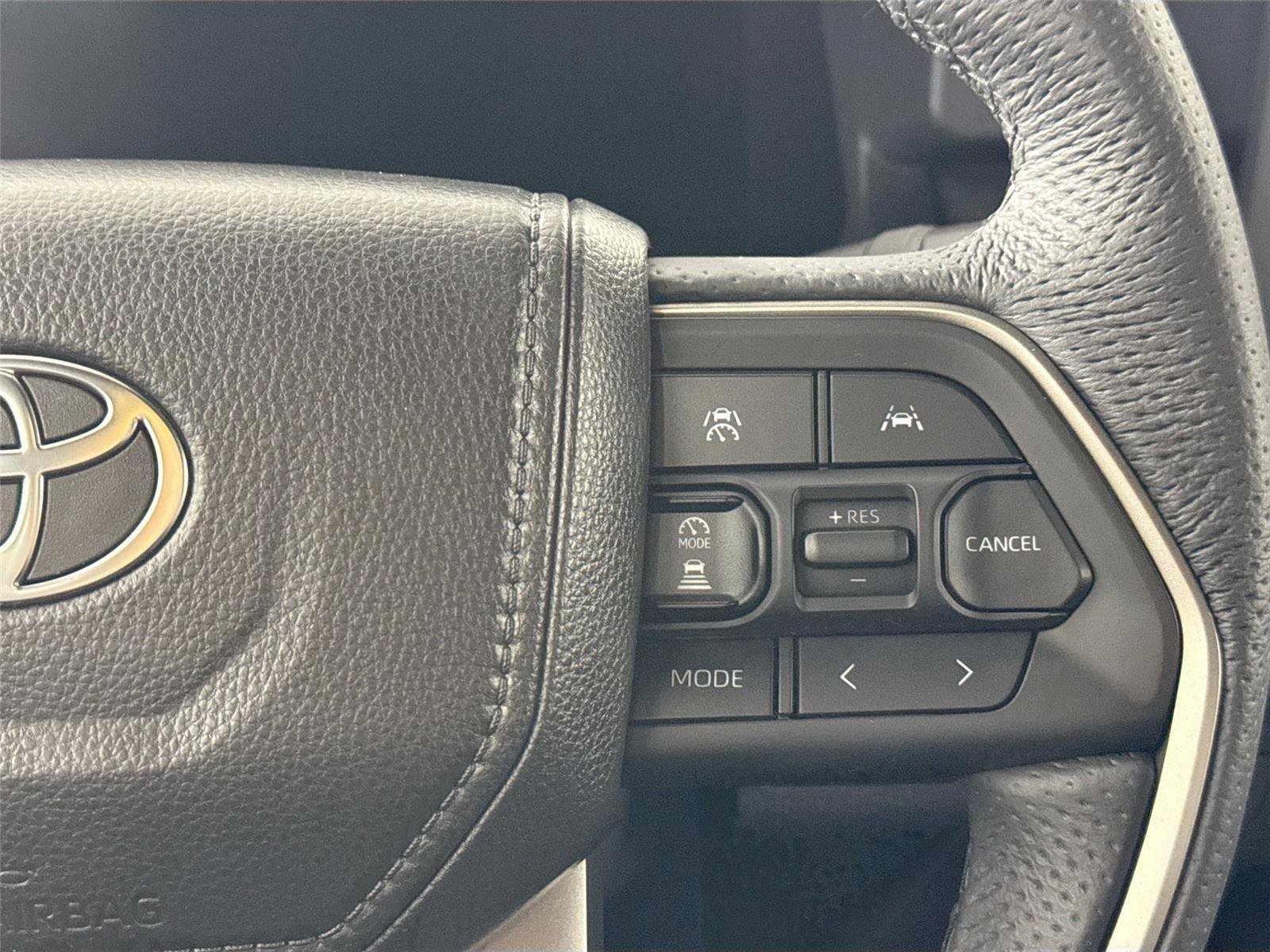 Certified 2025 Toyota Tacoma TRD Off-Road image 18