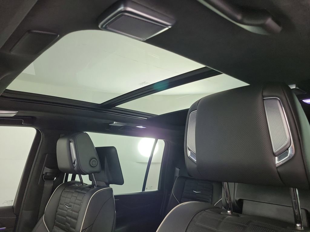 Certified 2023 Cadillac Escalade ESV Premium Luxury Platinum image 17