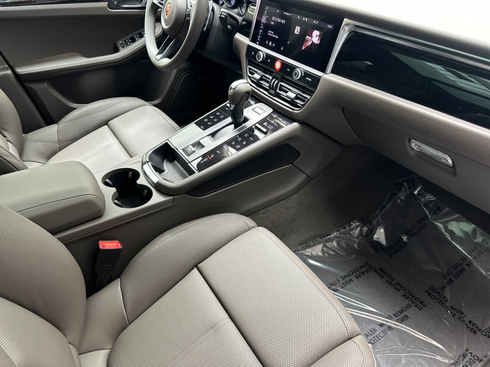 New 2026 Porsche Macan AWD/4WD image 17