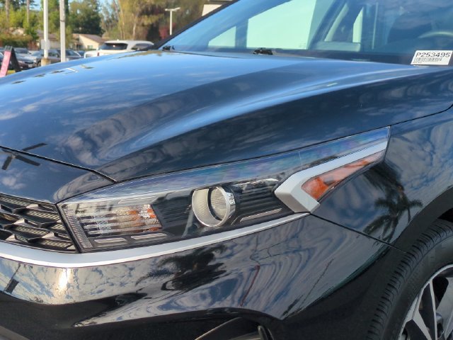 Certified 2023 Kia Forte LXS FWD image 9