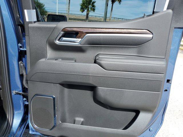 New 2025 GMC Sierra 1500 Elevation image 11