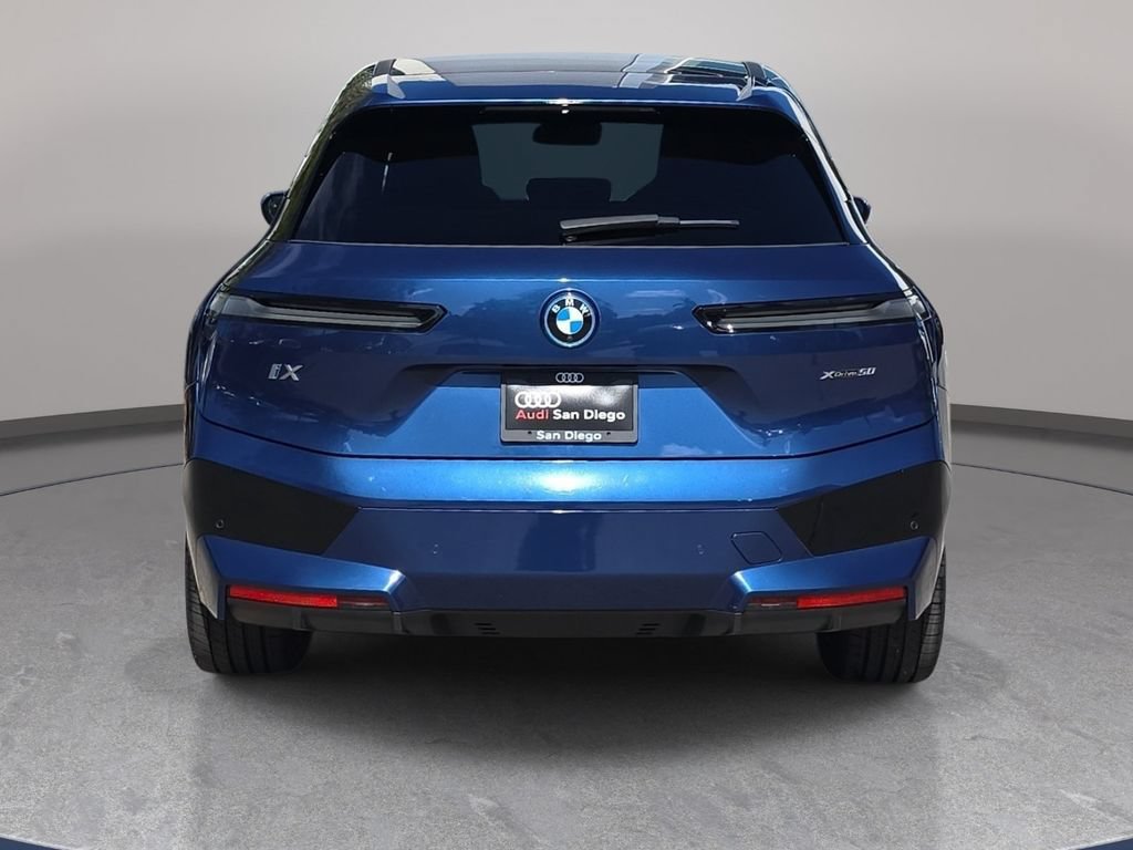 Used 2025 BMW iX xDrive50 AWD/4WD image 7