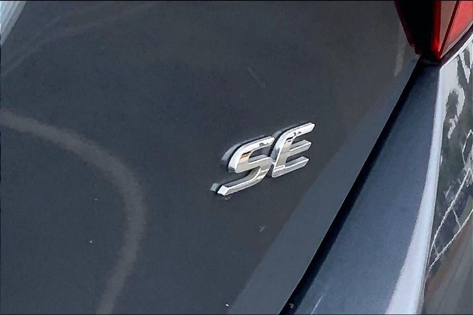 Used 2018 Toyota Corolla SE FWD image 9