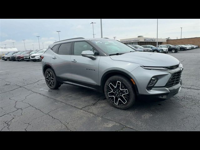 Certified 2025 Chevrolet Blazer RS w/ Driver Confidence II Package AWD/4WD image 2