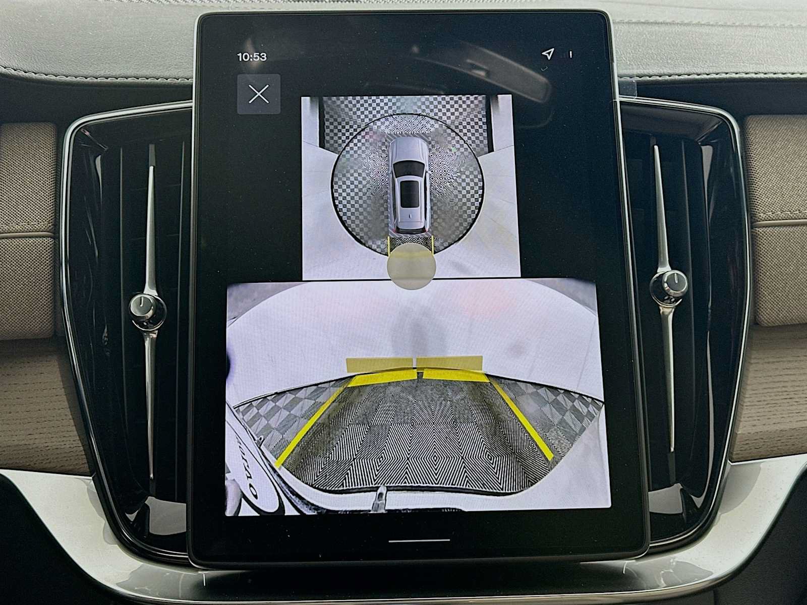 New 2026 Volvo XC90 T8 Plus w/ Protection Package Premier AWD/4WD image 14